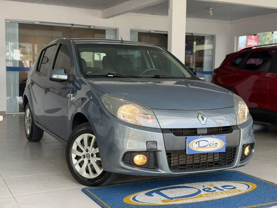 RENAULT SANDERO 1.6 EXPRESSION 8V FLEX 4P MANUAL RENAULT SANDERO 1.6 EXPRESSION 8V FLEX 4P MANUAL